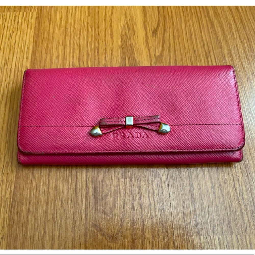 Authentic PRADA long wallet in Saffiano leather